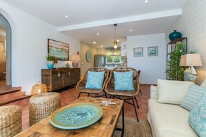 Älytelevisio, DVD-soitin, kirjoja