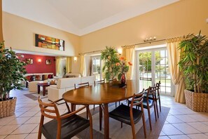 Dining - Casa Grande - 6 Bedrooms, outside kitchen, fenced pool, wheelchair friendly (Porches)