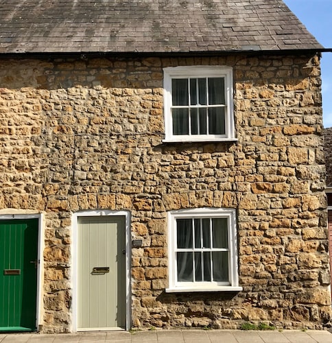 A charming character cottage with Abbey view