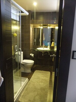 Hair dryer, towels, soap, toilet paper - Villa villa lLa Serreta (Alicante)