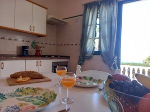 Fridge, microwave, oven, coffee/tea maker - House / Villa - GARACHICO (Garachico)