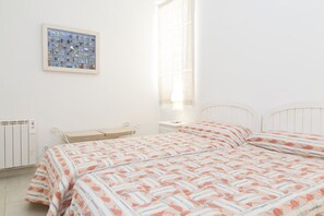 3 makuuhuonetta, tallelokero huoneessa, silitysrauta/-lauta, Wi-Fi