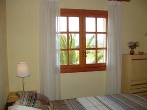 1 bedroom, iron/ironing board, travel cot, free WiFi