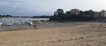 Authentic Captain's house in the long courtyard of the late 19th century