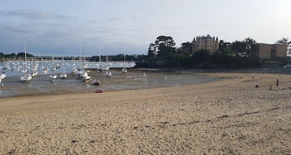 Authentic Captain's house in the long courtyard of the late 19th century