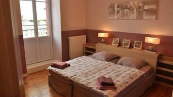 5 makuuhuonetta, silitysrauta/-lauta, Wi-Fi