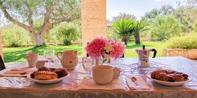 Villa con piscina privada - vista al mar cerca del oasis natural de WWF