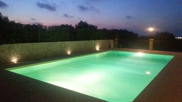 Udendørs pool