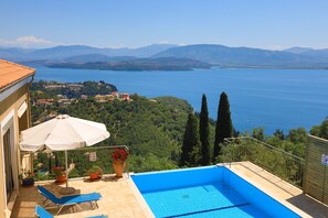 Pool - Triantafyllo: Stunning views, near Agni - Kalami, pool (Kendroma)