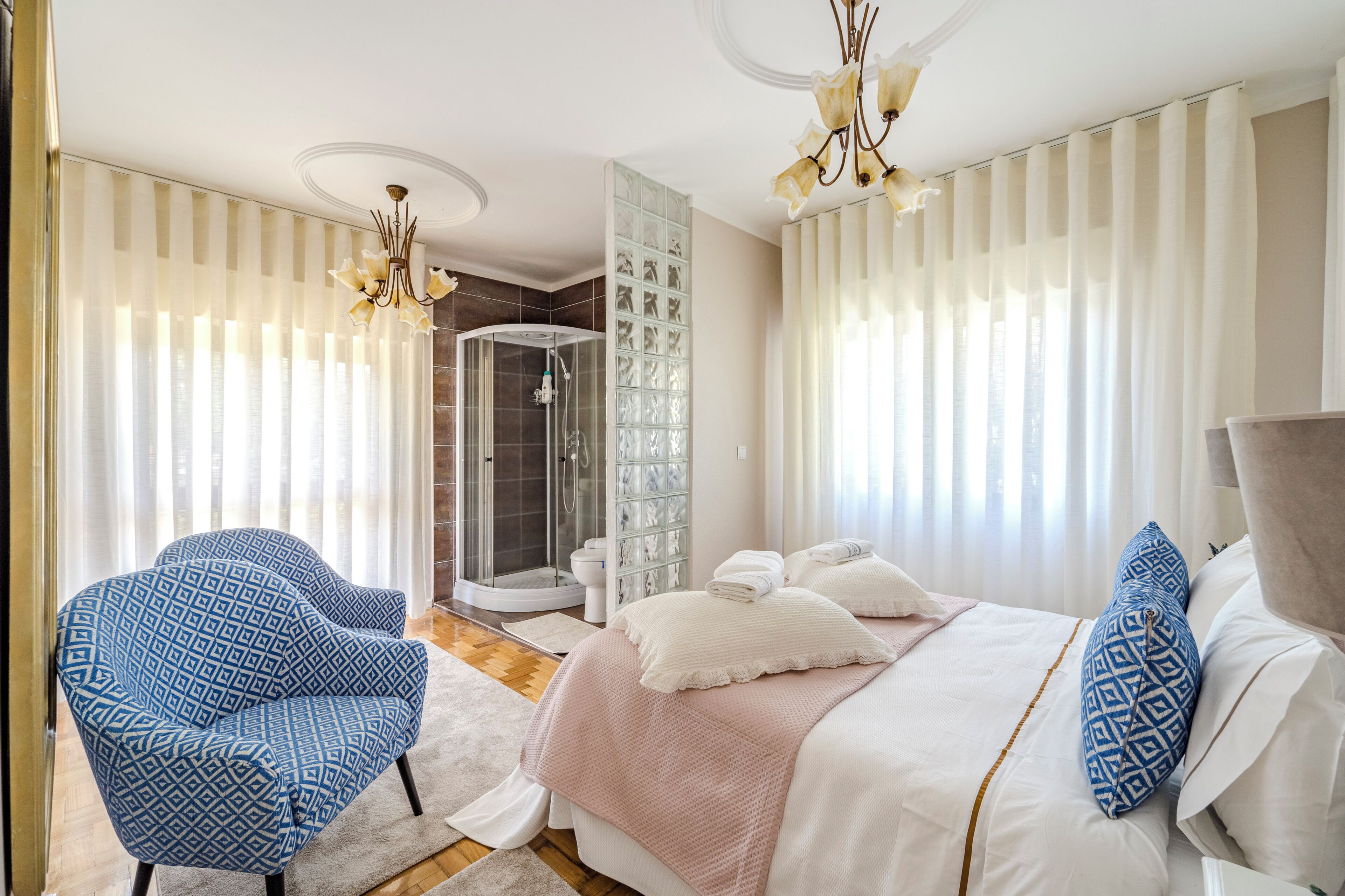 3 chambres, fer et planche à repasser, lit parapluie, Wi-Fi