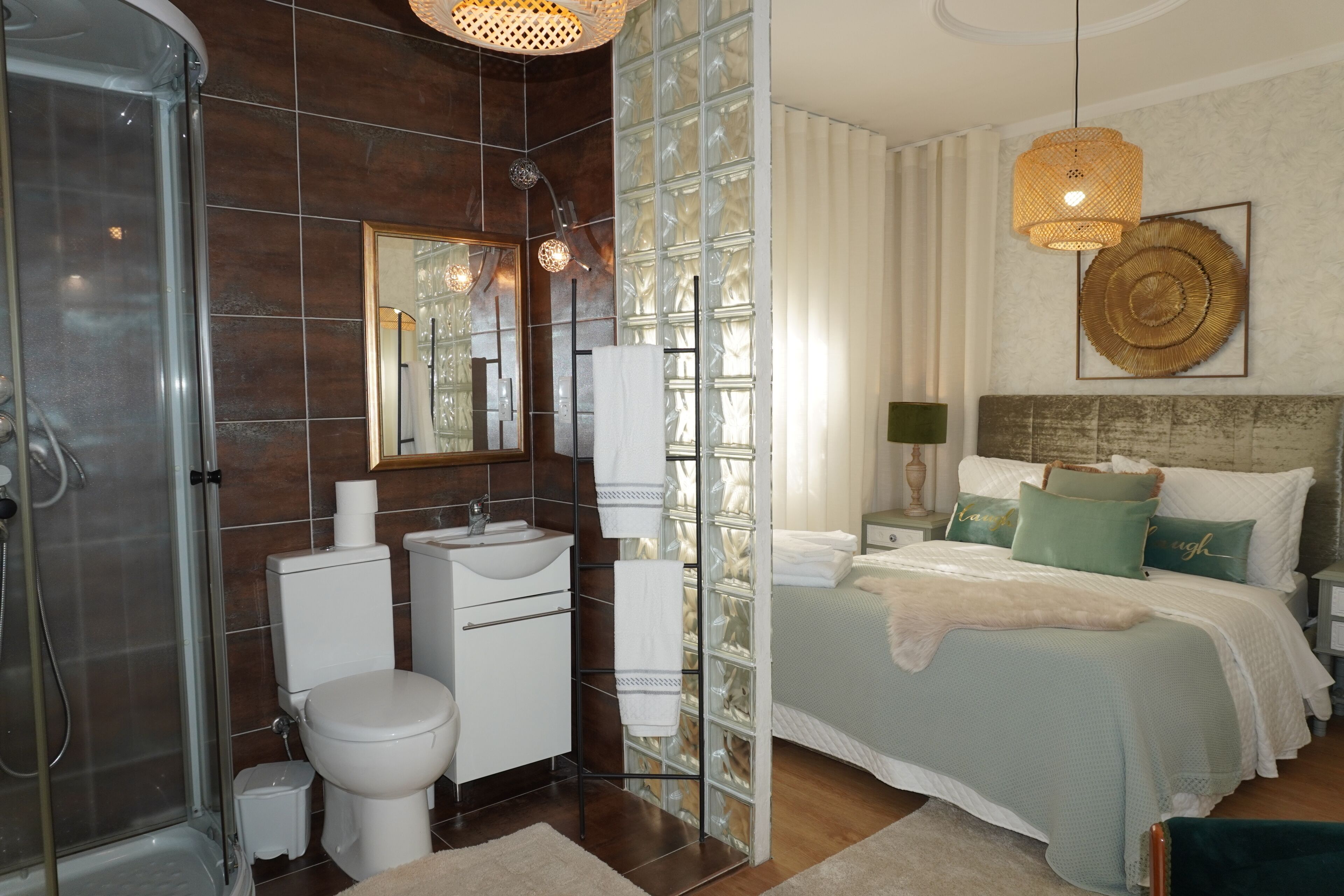 3 dormitorios, tabla de planchar con plancha, cuna de viaje y wifi