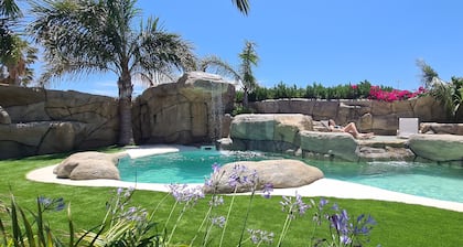 VILLA MIT GARTEN UND PRIVATEM POOL HUTTE-002089-77