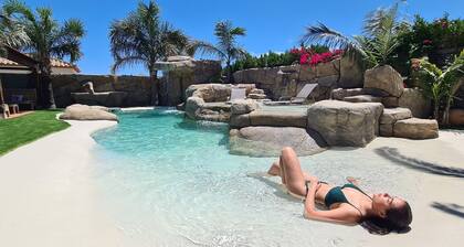 VILLA WITH GARDEN AND PRIVATE POOL HUTTE-002089-77