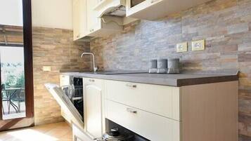 Fridge, microwave, oven, stovetop