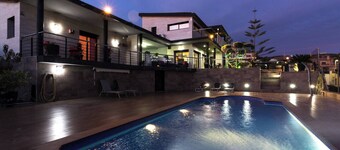 Villa CanLux, Piscina, Vistas, BBQ, 5min playa