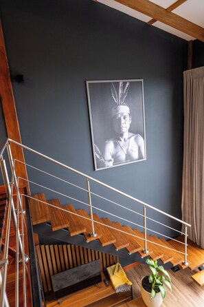 Vista Junior Suite | Living area | 32-inch LCD TV with digital channels, Netflix, streaming services