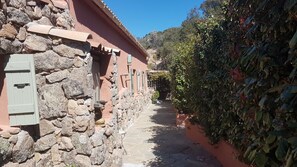 Property grounds - House / Villa - PORTO-VECCHIO (Figari)