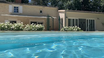 Piscine extérieure, piscine chauffée