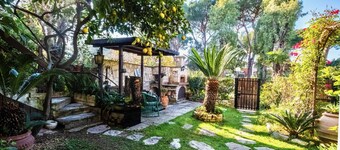 CHARMINGHUS I CASAL PALOCCO, ROME 210 SQM - TERRAS OG HAVEN