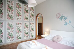 4 habitaciones, tabla de planchar con plancha, wifi y ropa de cama 