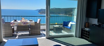 Two sea balconies. WiFi + cable TV + A / C