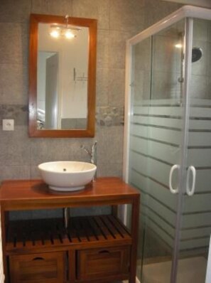 SĂšche-cheveux, papier toilette