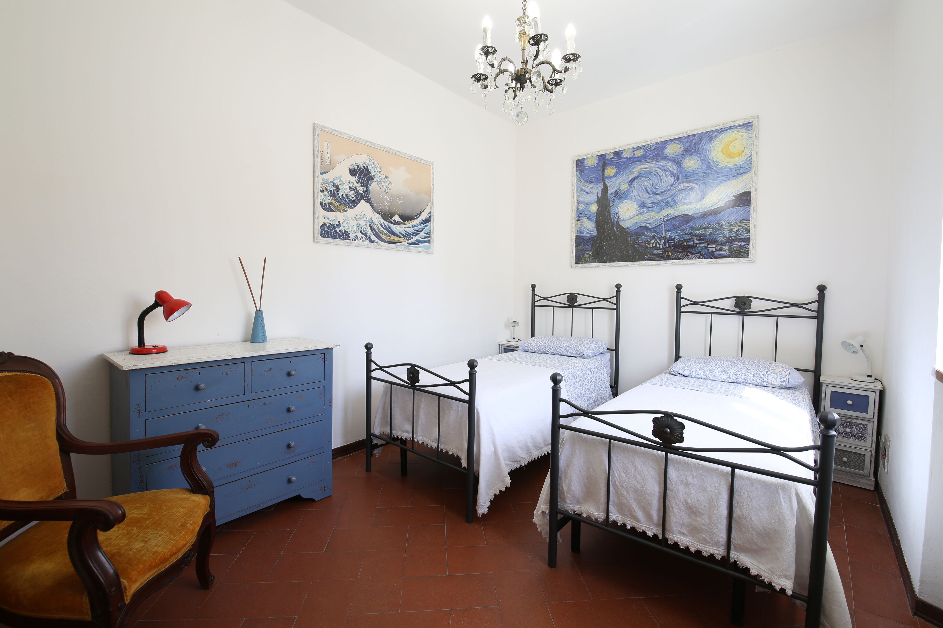 2 bedrooms, desk, iron/ironing board, WiFi (free)
