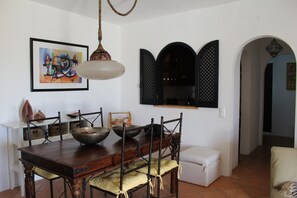 Dining - Rustic apartment in Praia de Carvoeiro, Algarve (Carvoeiro)