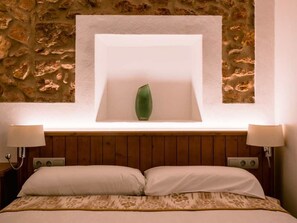 4 habitaciones, tabla de planchar con plancha y wifi gratis 