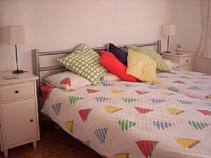 4 bedrooms, iron/ironing board, travel cot, free WiFi