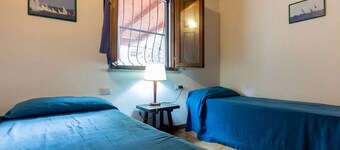 Cala Sapone, splendid apartment with sea view and large private garden