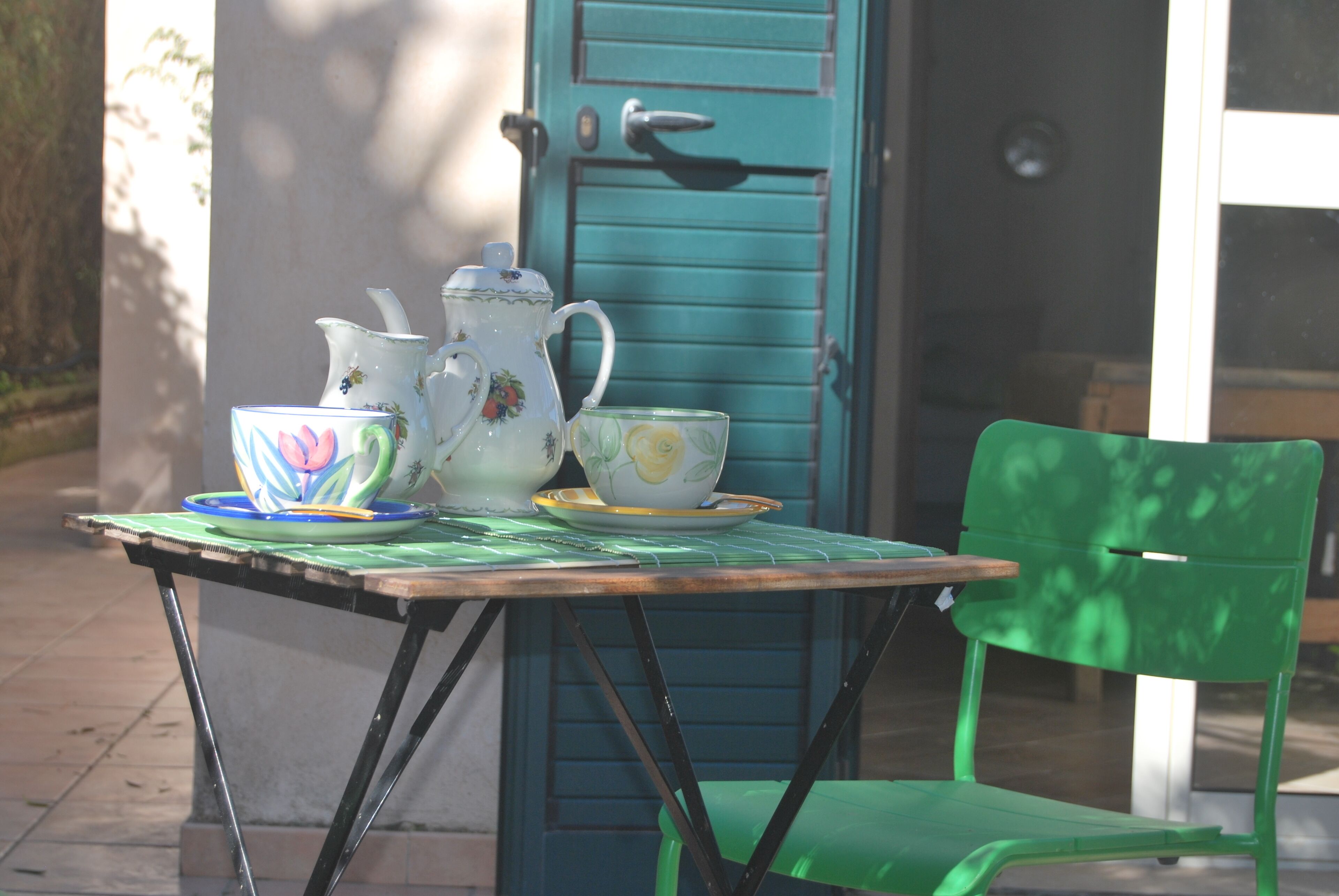 Villa surrounded by greenery, a stone's throw from the sea