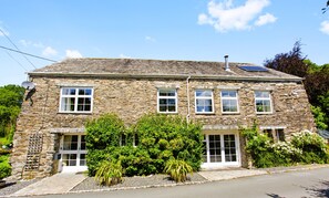 Exterior - Charcoal House - Luxury, peaceful, country house, off-road parking, EV charging (Near Coniston Water)