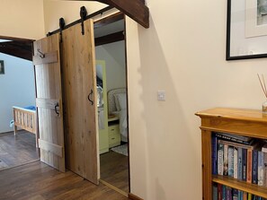 3 chambres, fer et planche à repasser, lit parapluie, Wi-Fi gratuit
