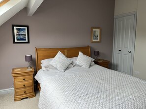 3 bedrooms, iron/ironing board, free WiFi, bed sheets - ⭐️⭐️⭐️⭐️⭐️ Outstanding refurbished home in the heart of Coniston Village (Coniston)