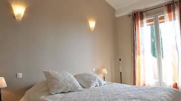 4 chambres, chambres insonorisées, fer et planche à repasser