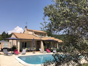 Pool - Large villa with beautiful pool and large beach (Vallon-Pont-D'arc)