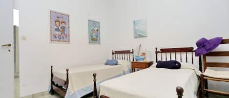 4 habitaciones, tabla de planchar con plancha y wifi gratis