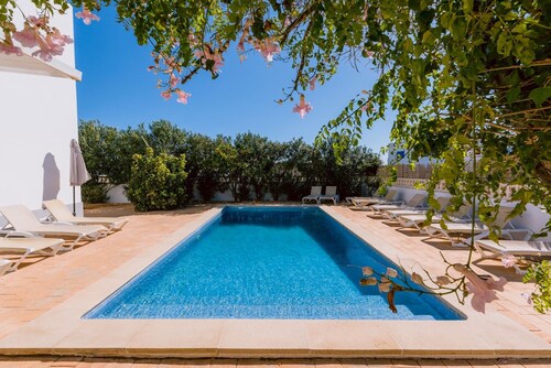 Villa Torres 10 minute walk from Playa den Bossa