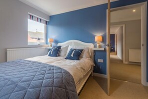 4 bedrooms, internet, bed sheets
