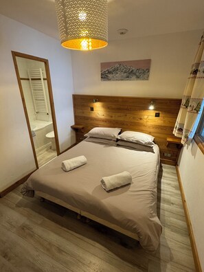 4 chambres, lit parapluie, Wi-Fi gratuit, draps fournis