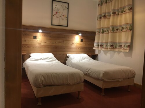 “Best location and view in Tignes" Much loved 4 bedroom apartment