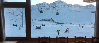 “Best location and view in Tignes" Much loved 4 bedroom apartment