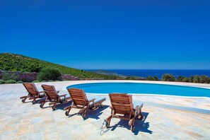 Outdoor pool - Luxury 7-BR villa with great hilltop views and pool (Brusje)