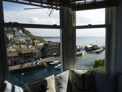 Beautiful 2 bed apartment, tastefully furnished with breathtaking views.