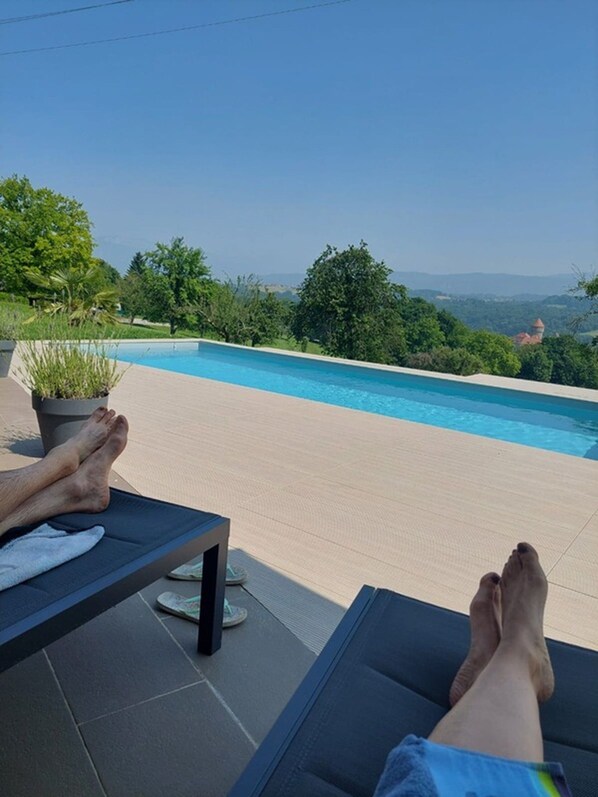 Piscina coperta, piscina all'aperto