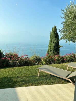 Property grounds -  Apartment with Spettacular View in front of the Lake from the terrace  (Torri del Benaco)