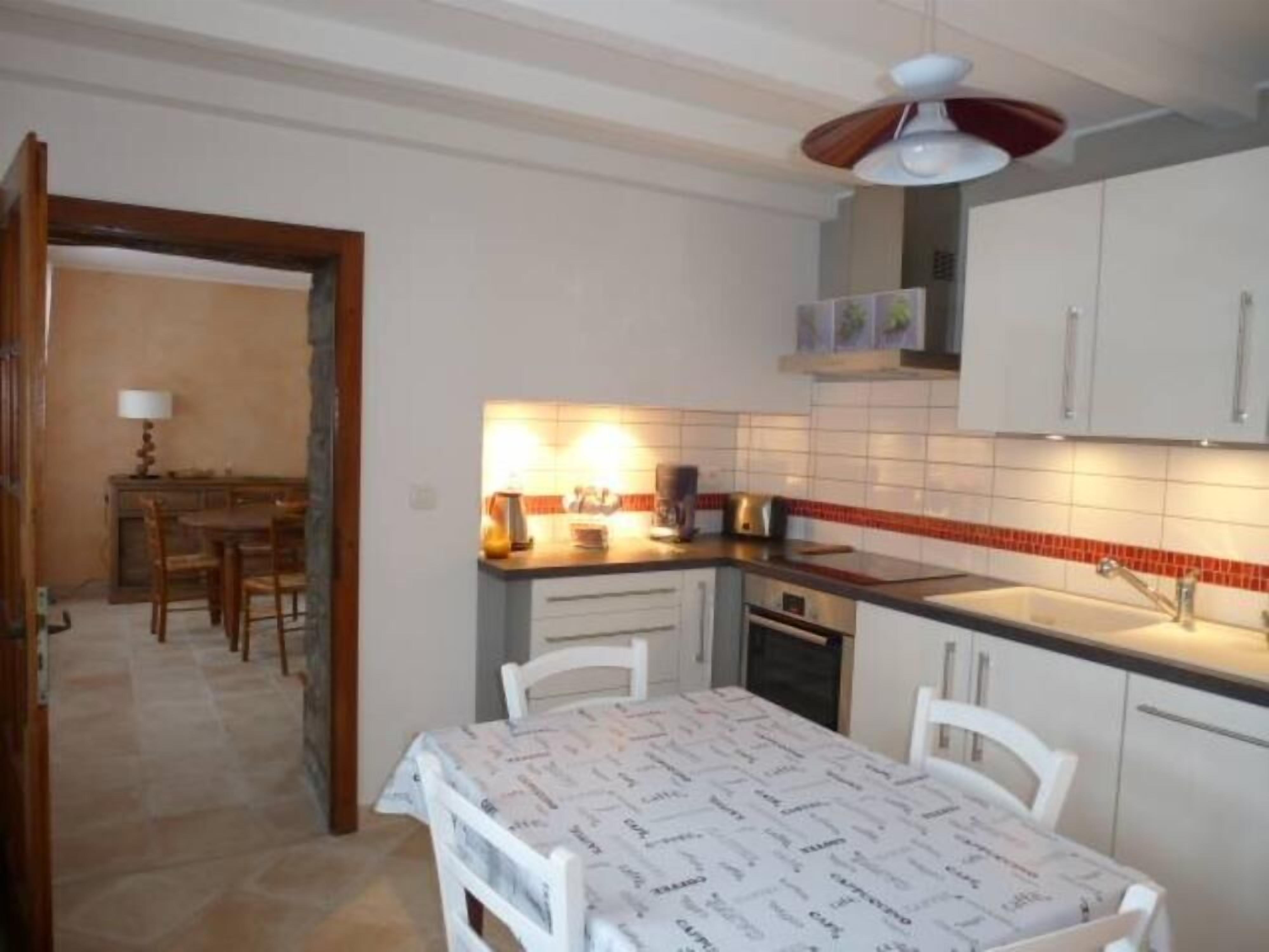 Apartment in a character house surrounded by a large green space