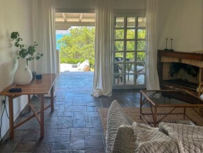 TV, books, stereo