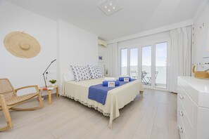 3 bedrooms, in-room safe, iron/ironing board, free WiFi